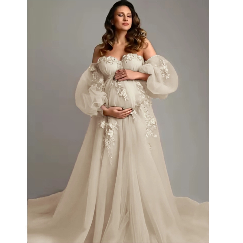 Hand-Finished Maternity Gown - - Embroidery Jersey 评论和价格
